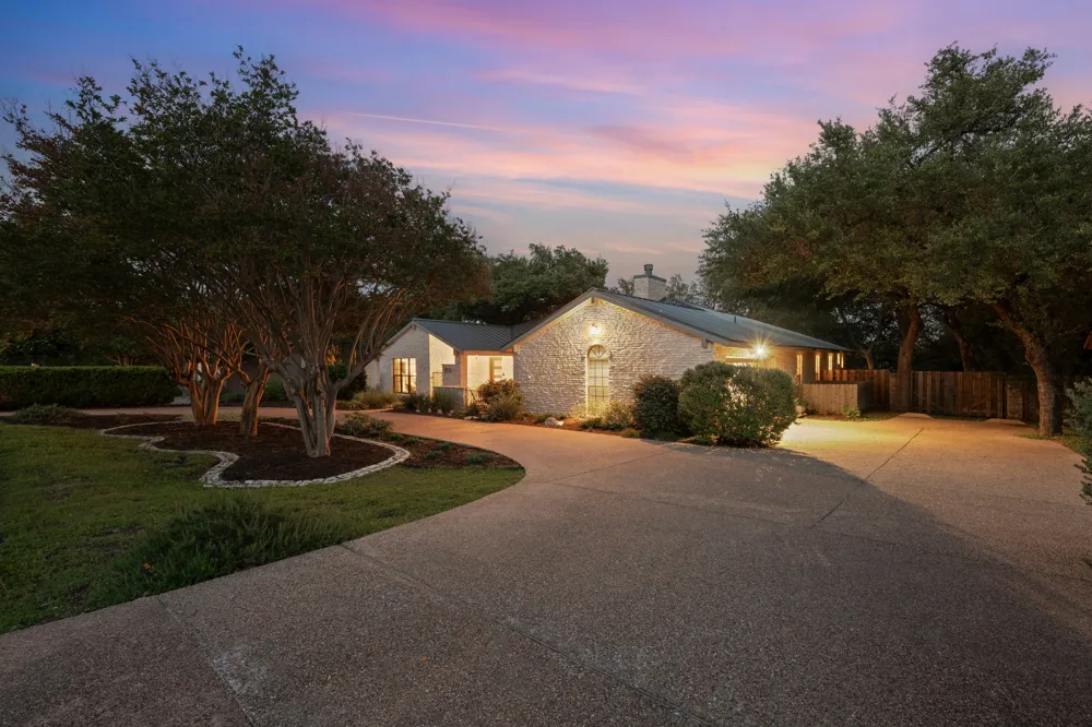 205 Copperleaf Road Lakeway, TX 78734