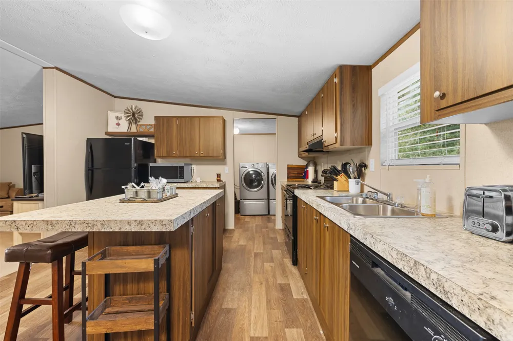 2131 County Road 278 Somerville, TX 77879