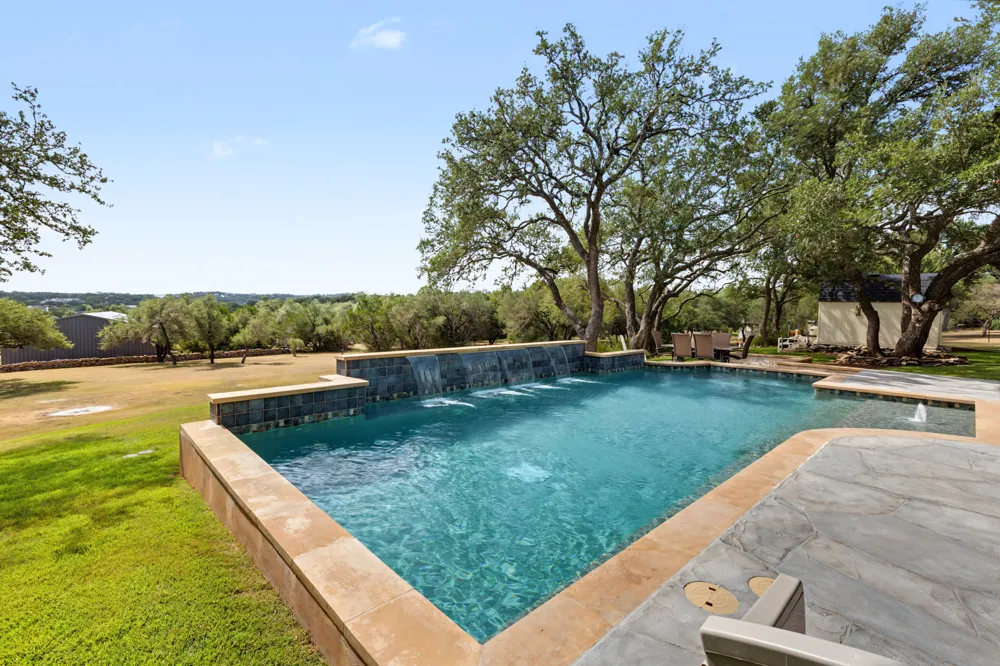 607 Bending Oak Drive Dripping Springs, TX 78620