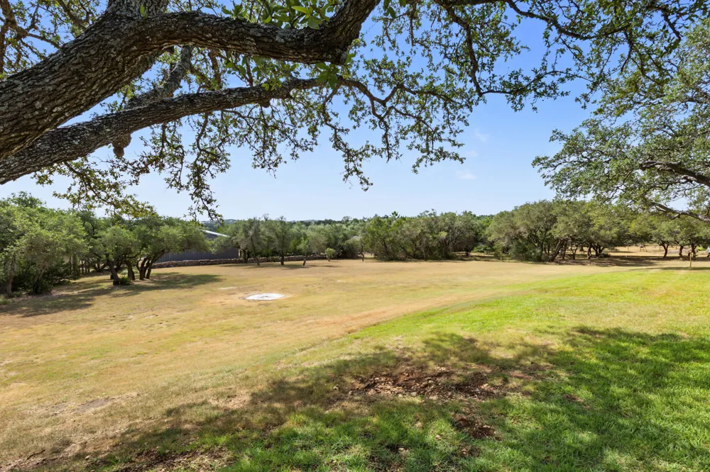 607 Bending Oak Drive Dripping Springs, TX 78620