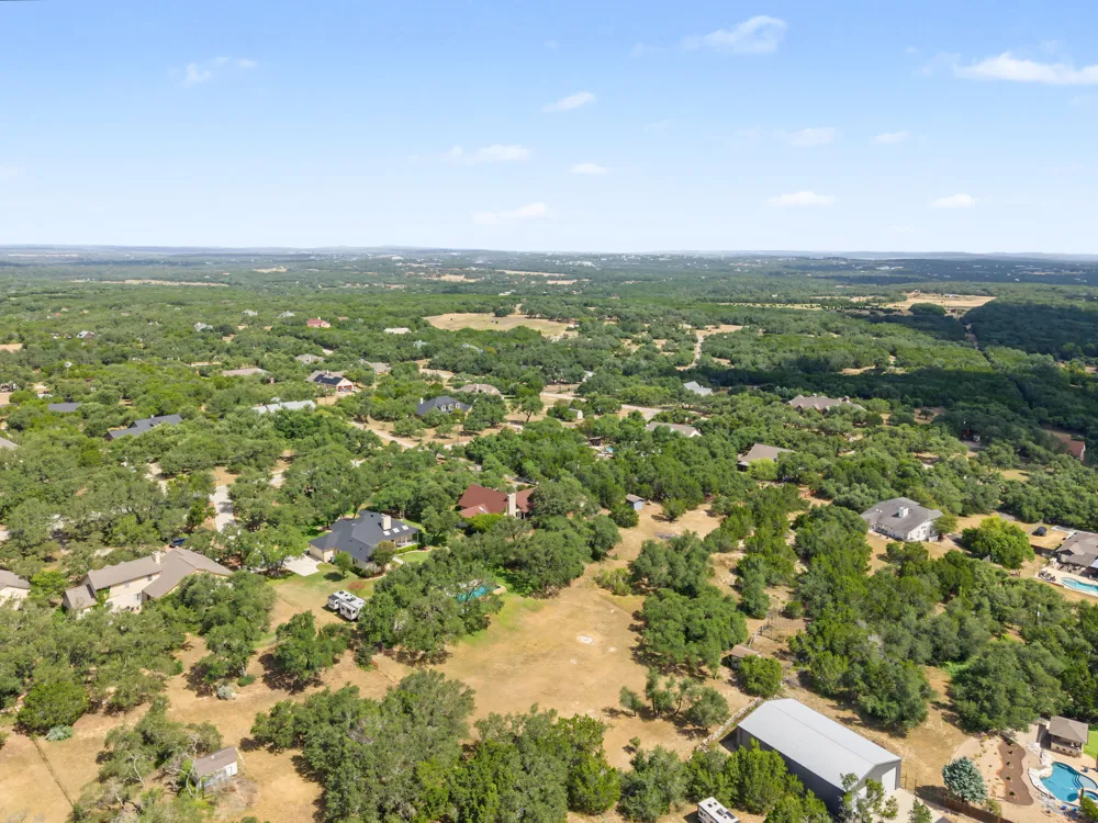 607 Bending Oak Drive Dripping Springs, TX 78620