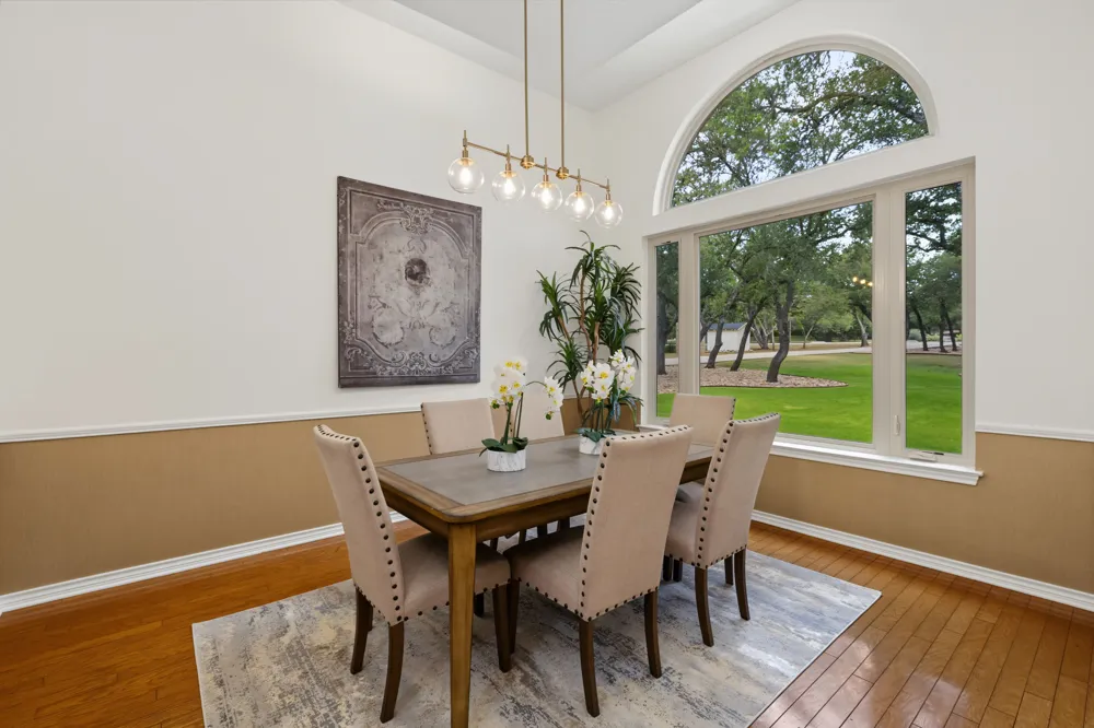 607 Bending Oak Drive Dripping Springs, TX 78620