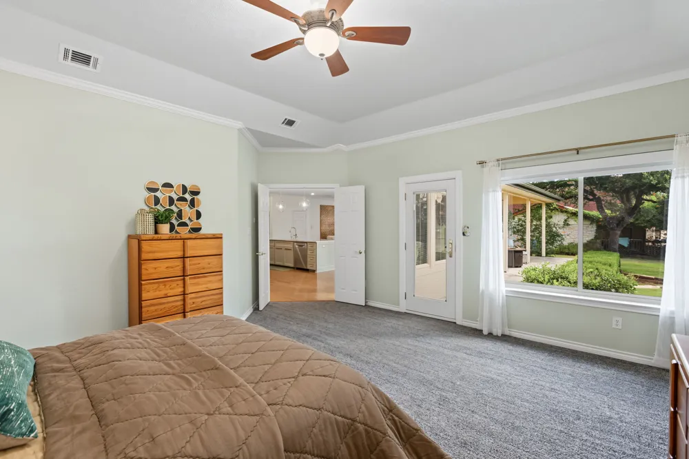 607 Bending Oak Drive Dripping Springs, TX 78620