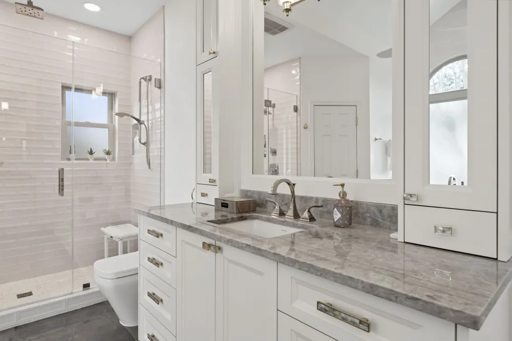 607 Bending Oak Drive Dripping Springs, TX 78620