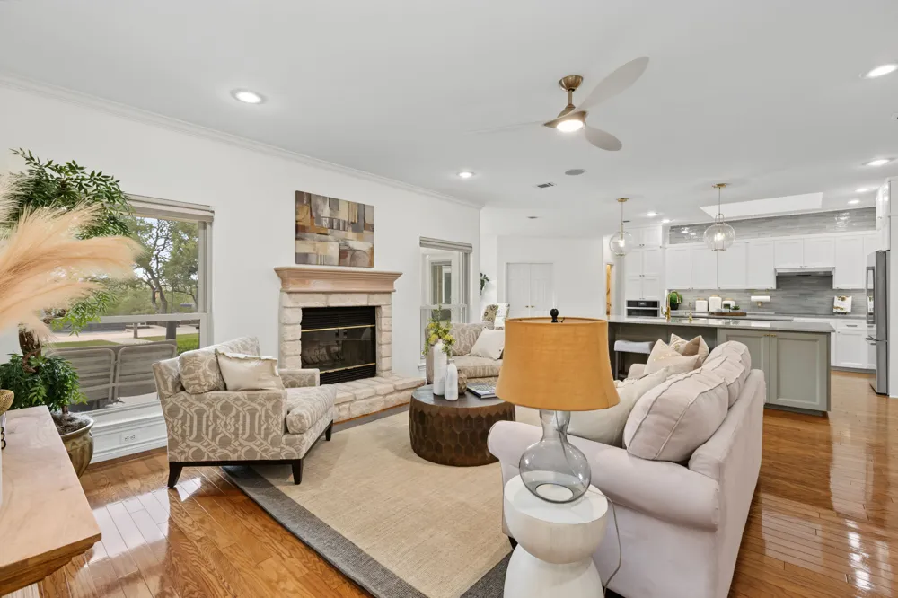 607 Bending Oak Drive Dripping Springs, TX 78620
