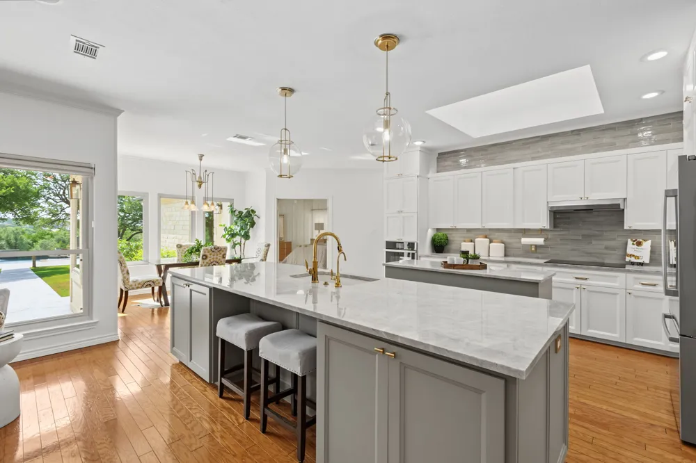 607 Bending Oak Drive Dripping Springs, TX 78620