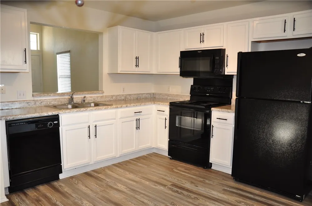 127 Anderson Street Hutto, TX 78634