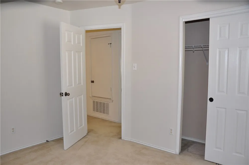 127 Anderson Street Hutto, TX 78634