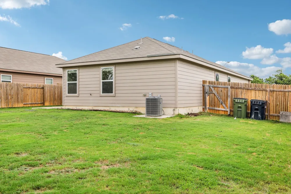 1040 Riverdale Cove Jarrell, TX 76537