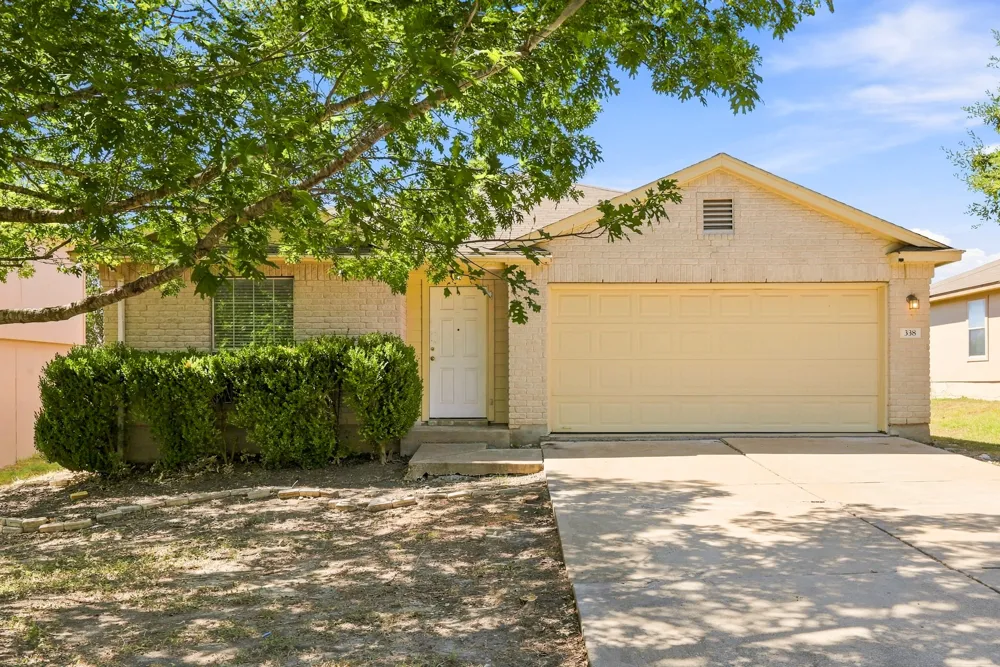 338 Oxford Drive Kyle, TX 78640