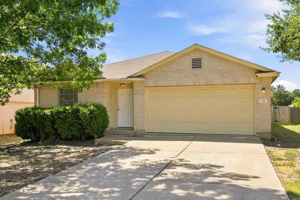 338 Oxford Drive Kyle, TX 78640