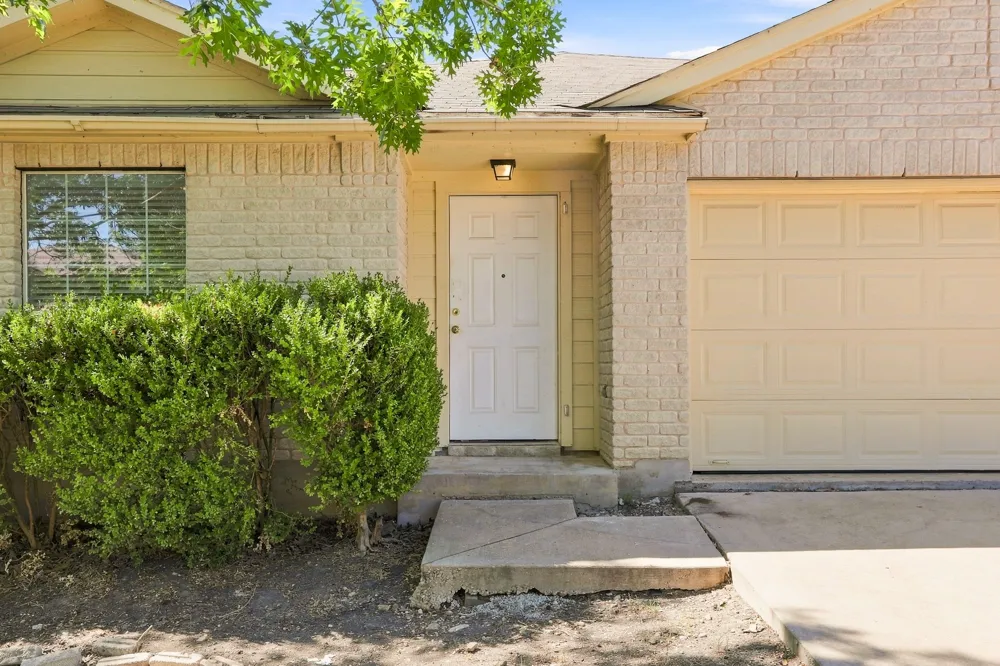 338 Oxford Drive Kyle, TX 78640