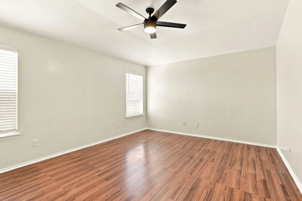 338 Oxford Drive Kyle, TX 78640