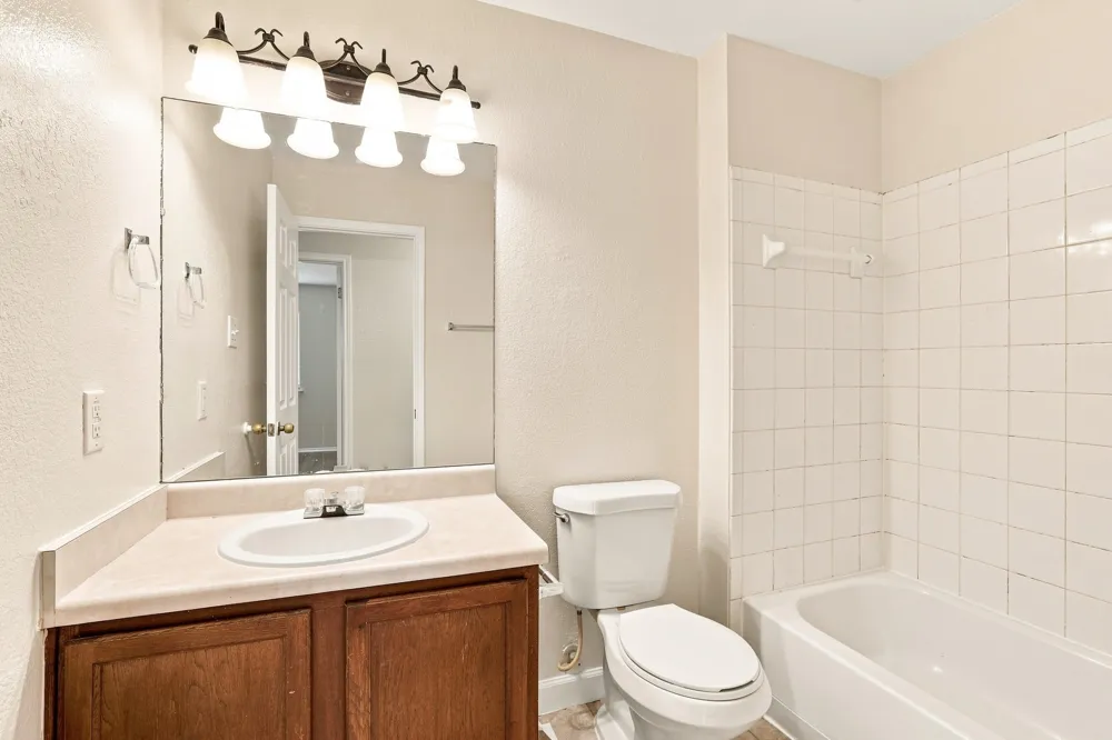 338 Oxford Drive Kyle, TX 78640