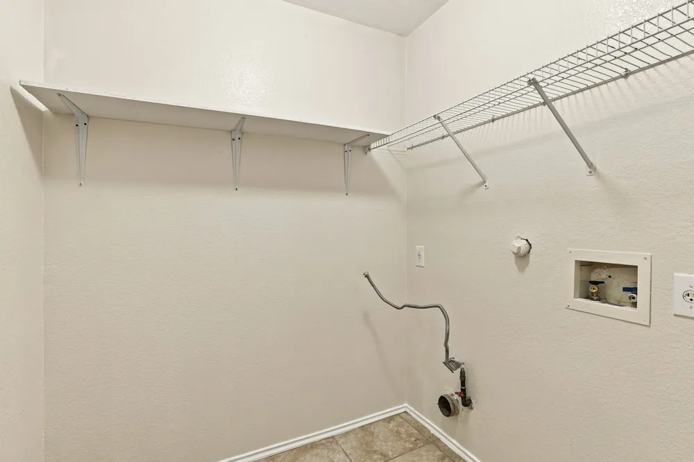 338 Oxford Drive Kyle, TX 78640