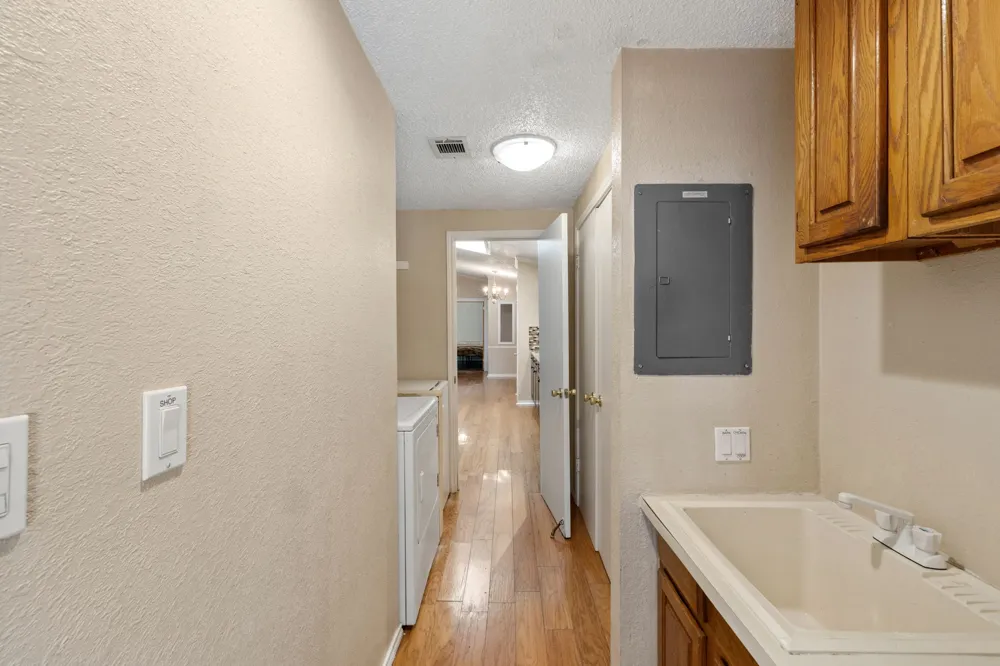 1151 Live Oak Trail Liberty Hill, TX 78642