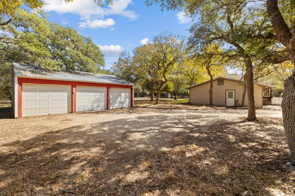 1151 Live Oak Trail Liberty Hill, TX 78642