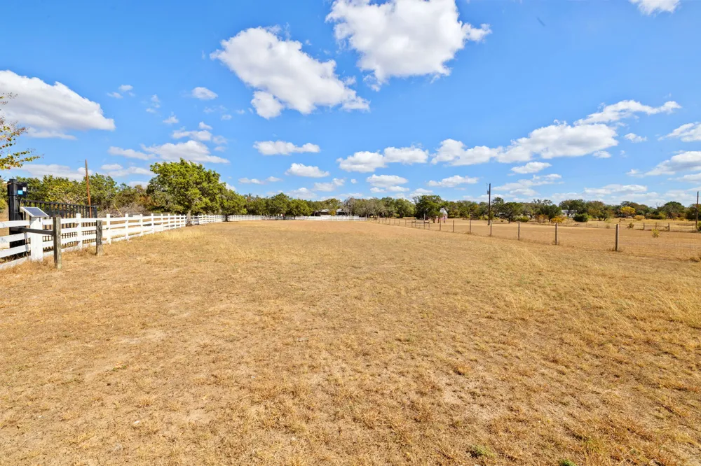 1151 Live Oak Trail Liberty Hill, TX 78642