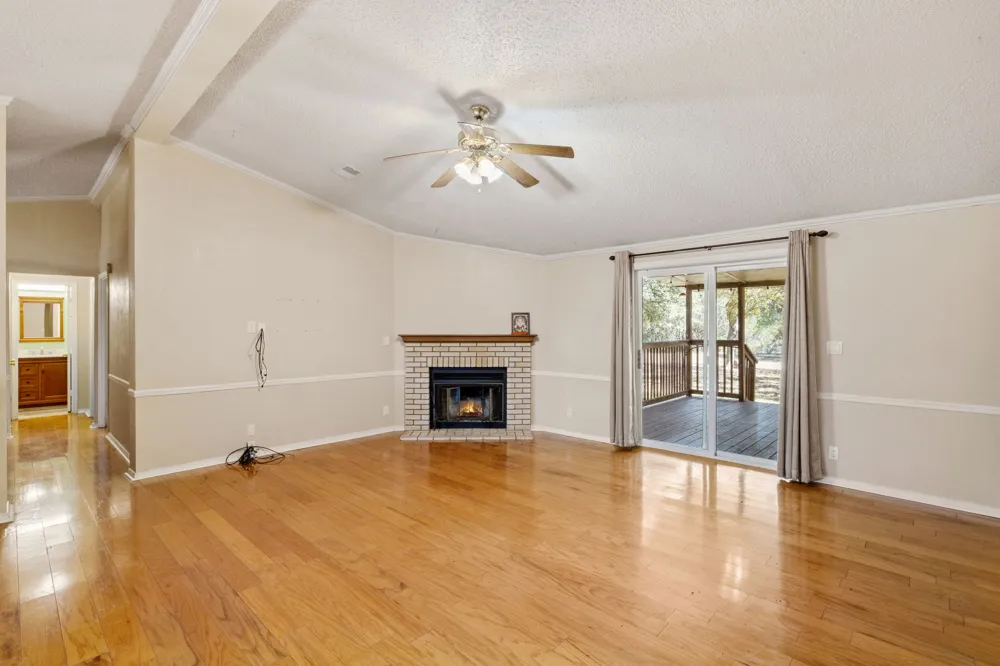 1151 Live Oak Trail Liberty Hill, TX 78642