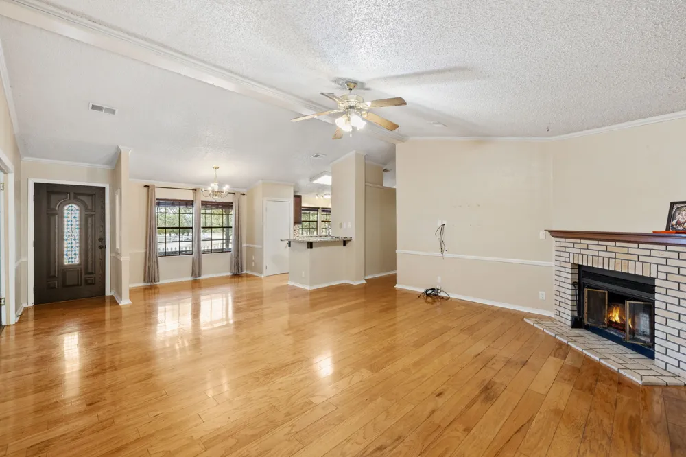 1151 Live Oak Trail Liberty Hill, TX 78642