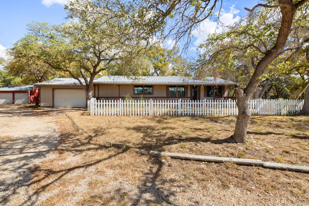 1151 Live Oak Trail Liberty Hill, TX 78642