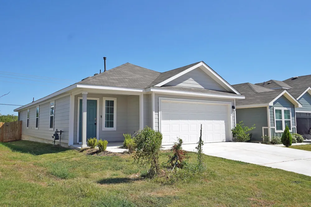 12317 Silversmith Lane Mustang Ridge, TX 78610