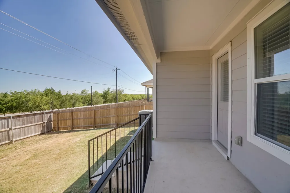 12317 Silversmith Lane Mustang Ridge, TX 78610