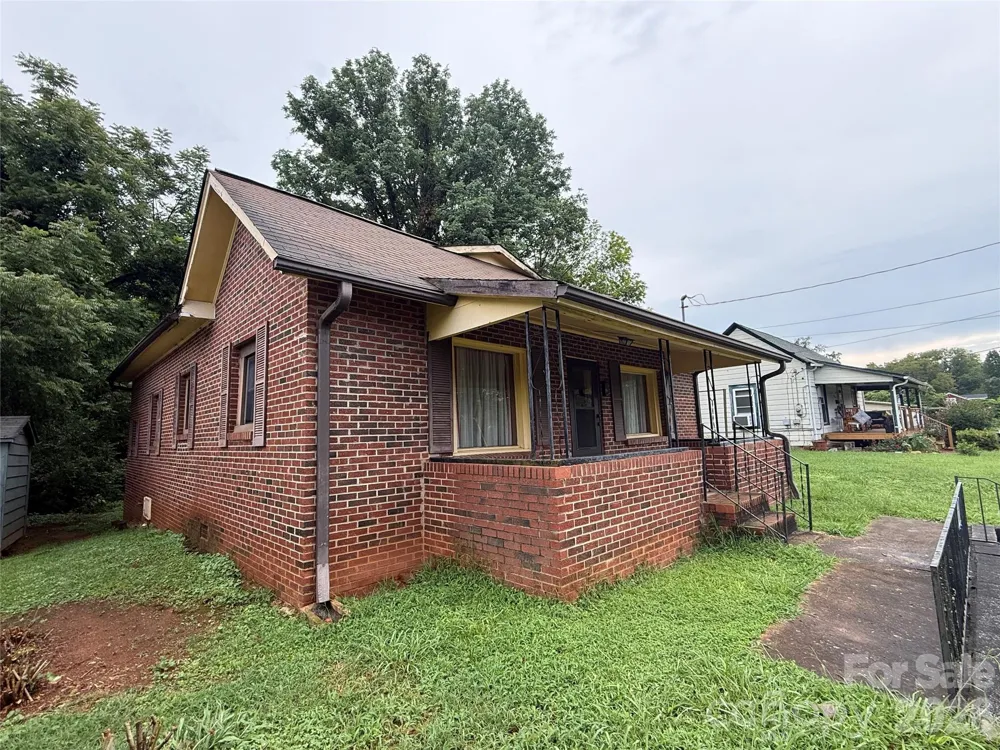 426 Bouchelle Street Morganton, NC 28655