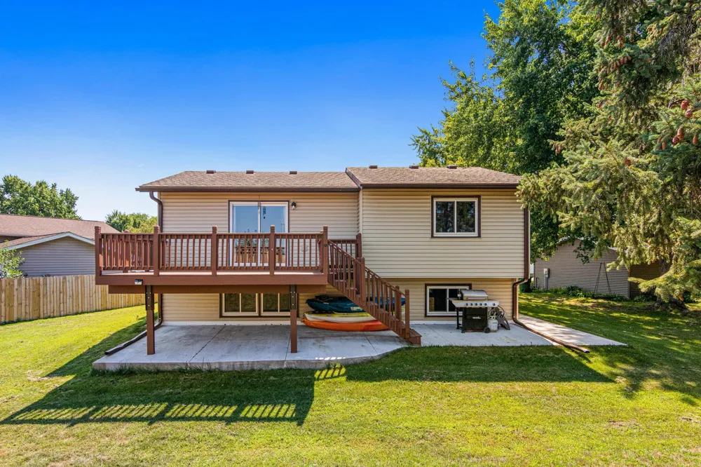1916 84th Avenue Brooklyn Park, MN 55444