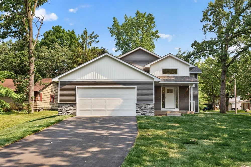 515 Farrell Street Maplewood, MN 55119
