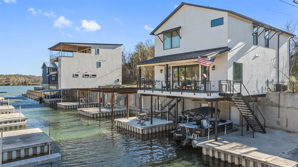 942 Euel Moore Drive Kingsland, TX 78639