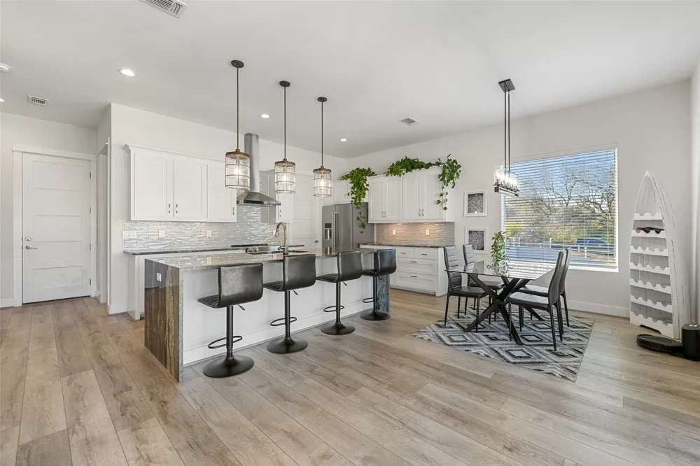 942 Euel Moore Drive Kingsland, TX 78639