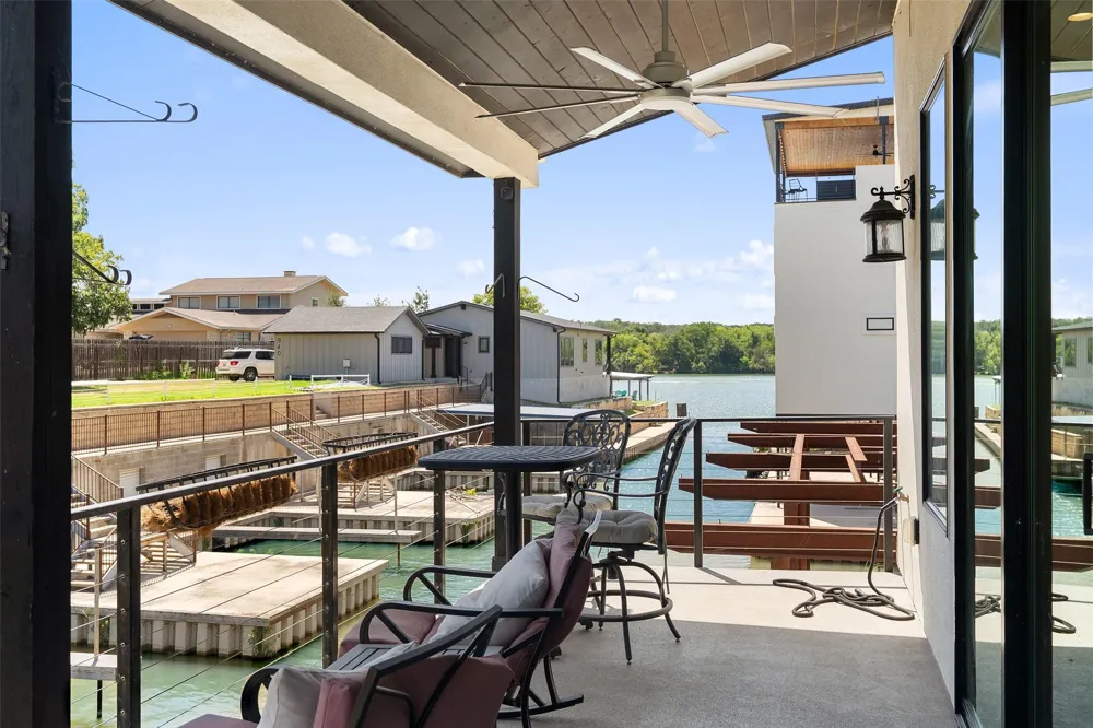 942 Euel Moore Drive Kingsland, TX 78639