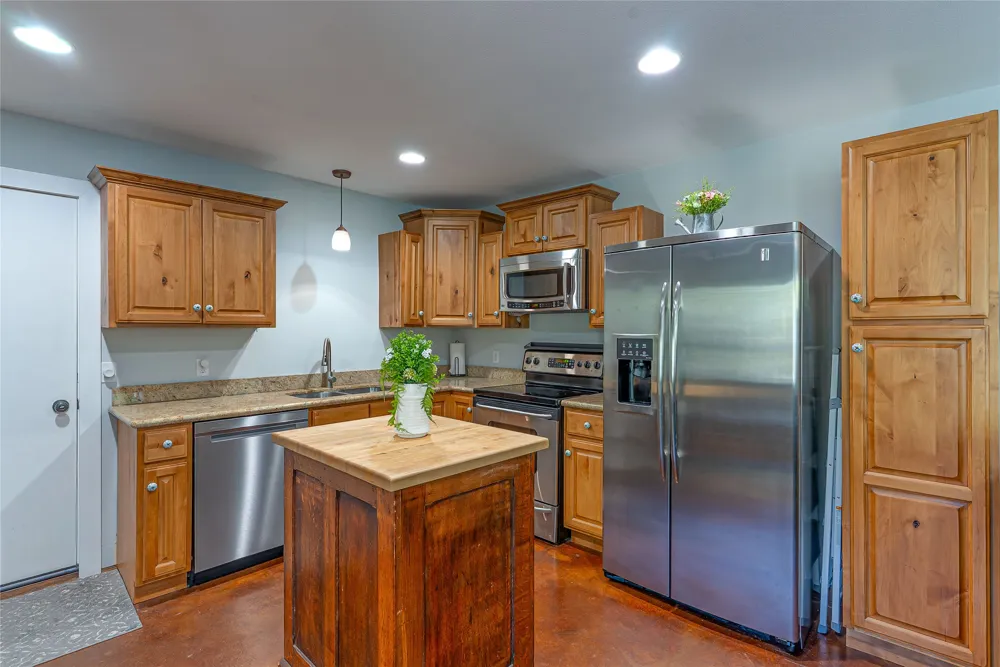 18202 W Reed Parks Road Jonestown, TX 78645