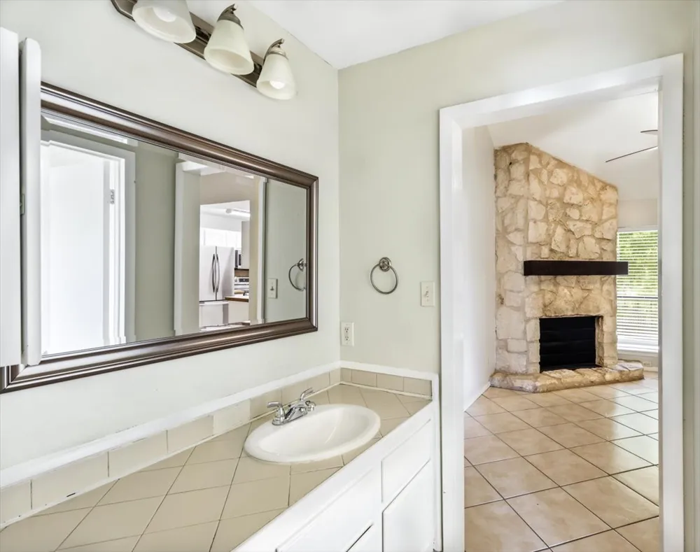 4307 S 1st Street #206 Austin, TX 78745