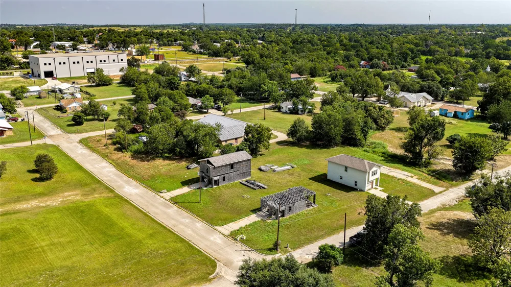 213 E 4th Street Rockdale, TX 76567