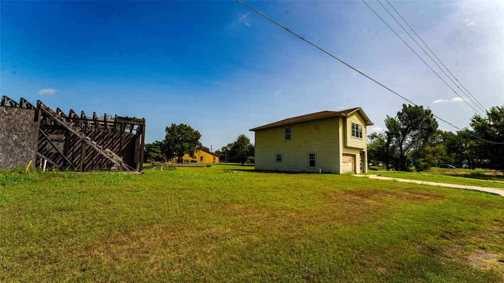 213 E 4th Street Rockdale, TX 76567