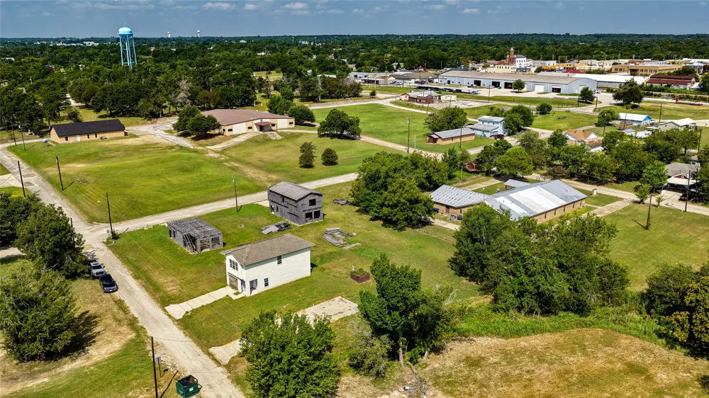 213 E 4th Street Rockdale, TX 76567