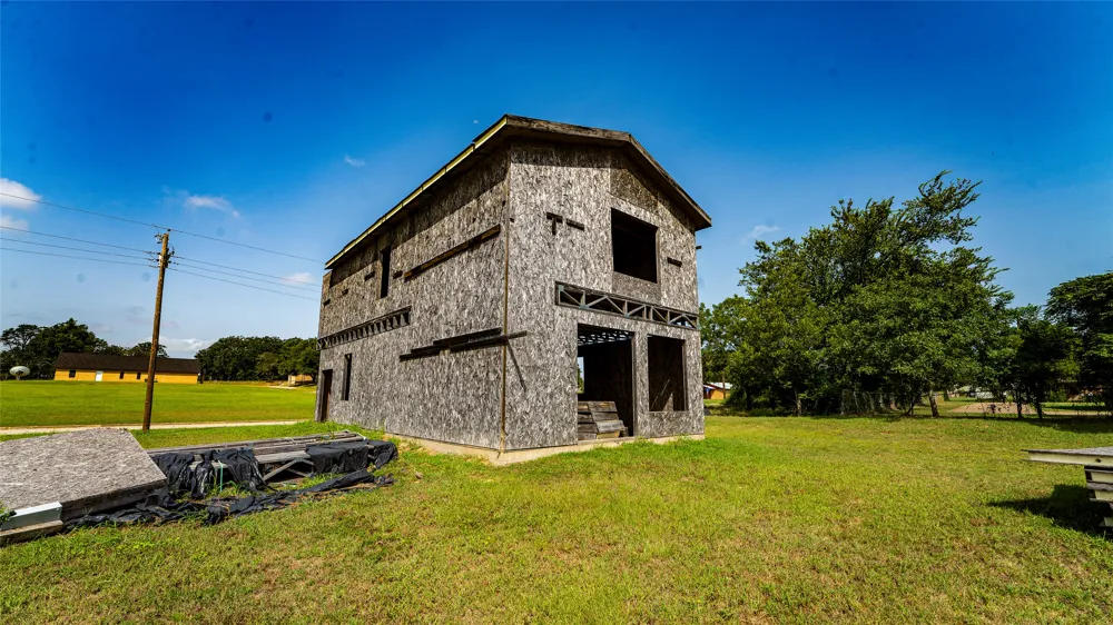 213 E 4th Street Rockdale, TX 76567