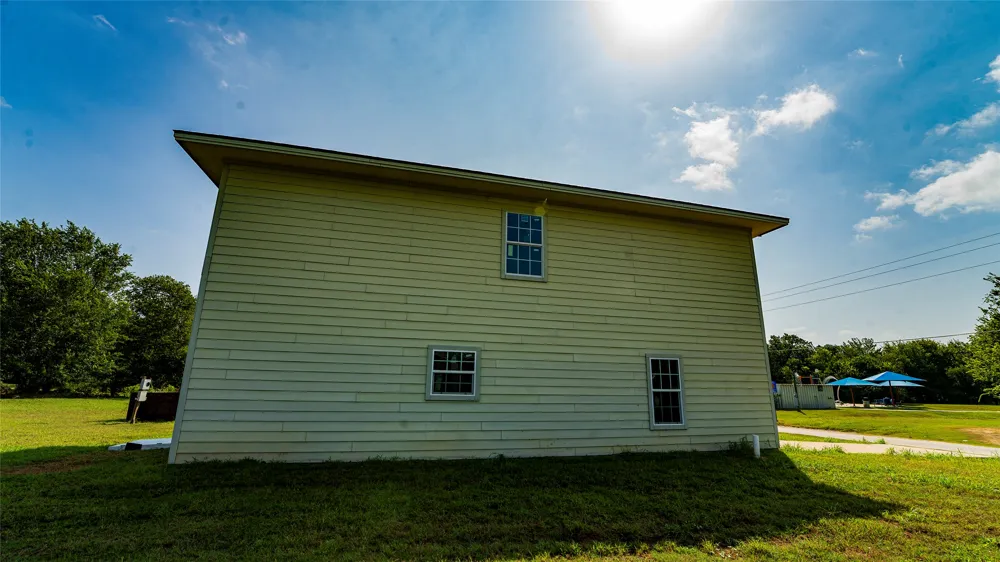 213 E 4th Street Rockdale, TX 76567