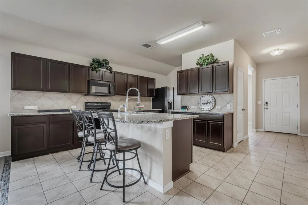 176 Dusky Thrush Drive Kyle, TX 78640