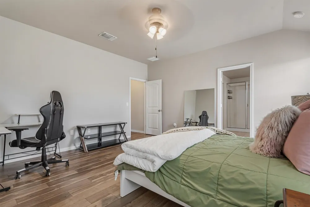 176 Dusky Thrush Drive Kyle, TX 78640
