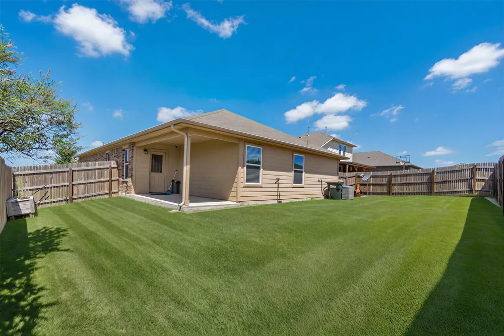 176 Dusky Thrush Drive Kyle, TX 78640