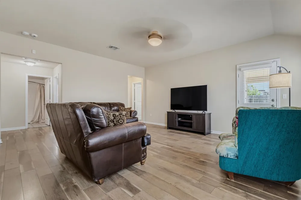 176 Dusky Thrush Drive Kyle, TX 78640