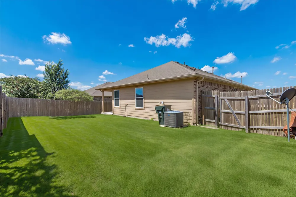 176 Dusky Thrush Drive Kyle, TX 78640