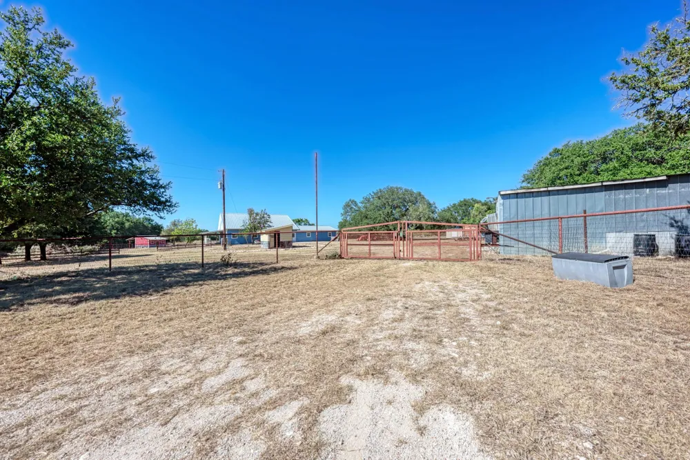 2812 County Road 205 Lampasas, TX 76550