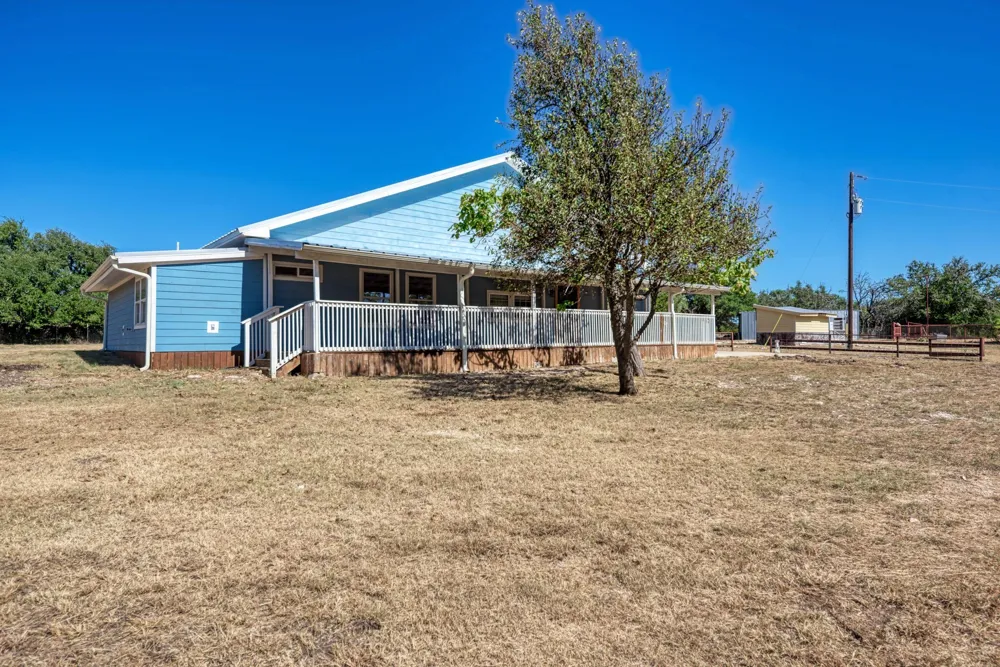 2812 County Road 205 Lampasas, TX 76550