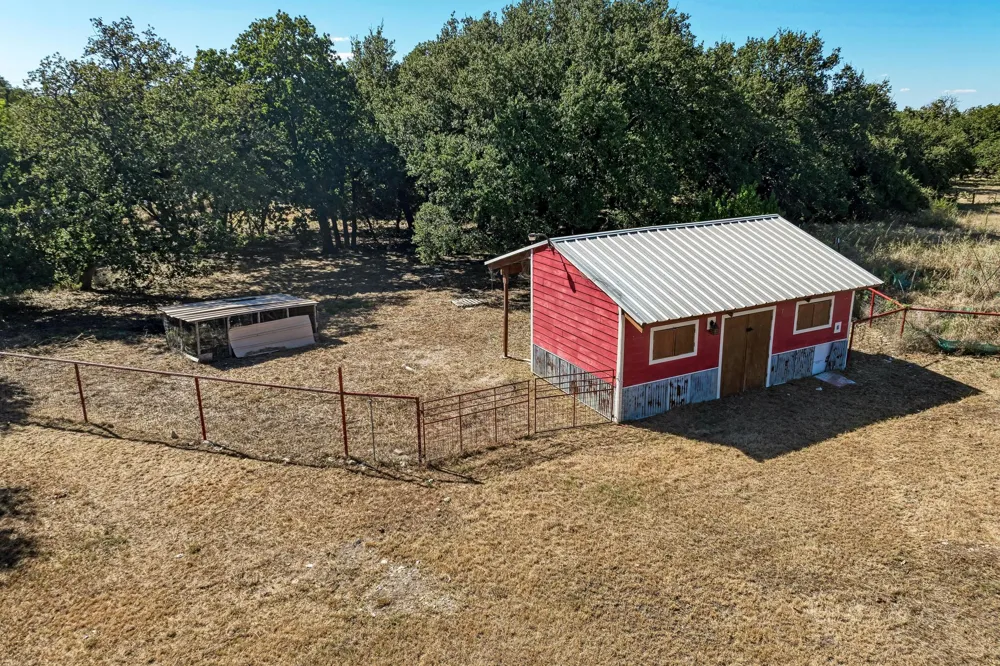 2812 County Road 205 Lampasas, TX 76550