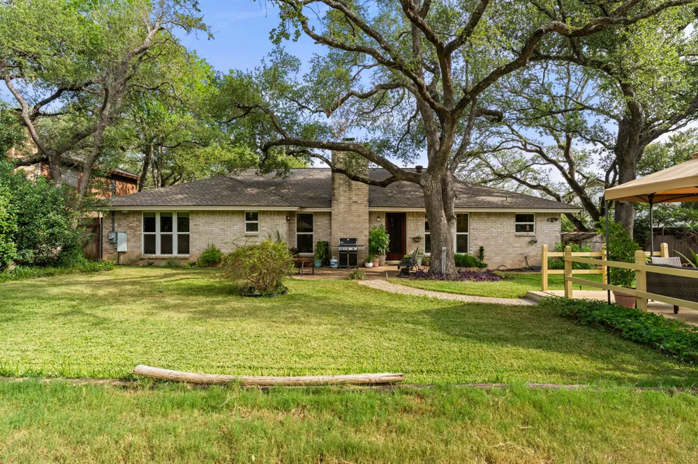 9702 Beauchamp Square Austin, TX 78729