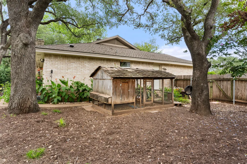 9702 Beauchamp Square Austin, TX 78729